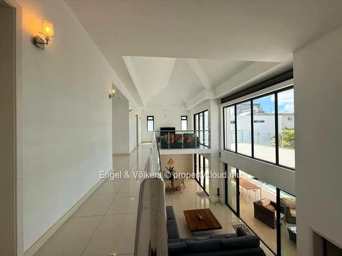 4 Bedroom Villa with Private Pool For Rent at Pereybere