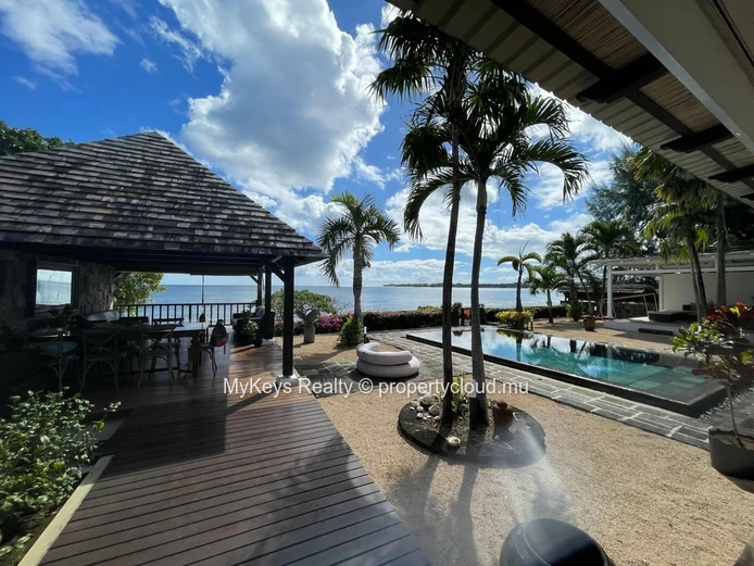 Beachfront Living - Panoramic Lagoon Views - Premium Features