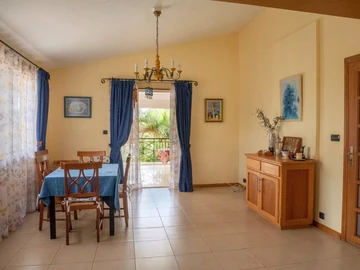 5 Bedroom Villa