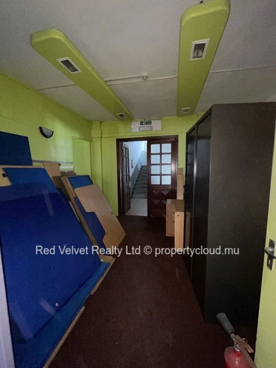 Large 4,000 sqft Office with Wraparound Balcony – Ideal for Call Centre | Quatre Bornes