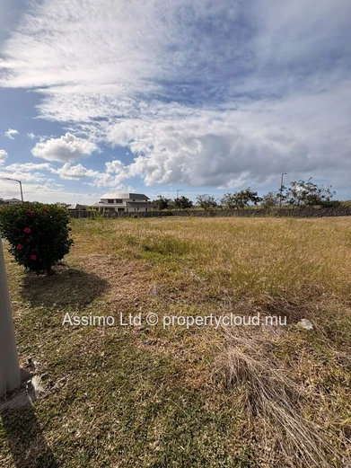 Terrain résidentiel de 829 m² à vendre à Beau Vallon
