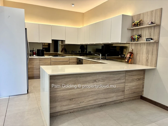 Ground Floor 3-Bedroom Apartment with Private Garden in Pointe aux Canonniers, Mauritius, 196.69 m²