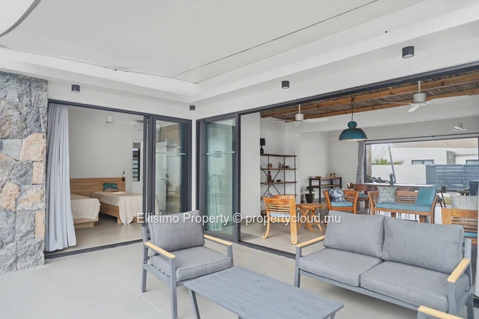 Contemporary Villa for Rent – Mont Mascal, Petit Raffray