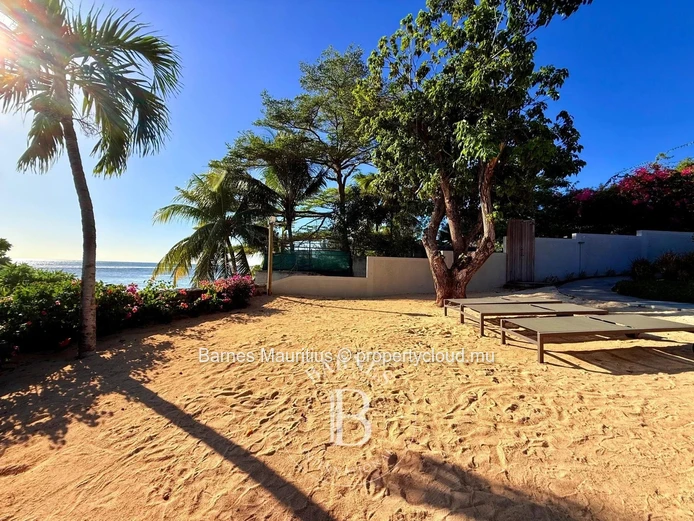 TAMARIN – Luxury Beachfront Apartment – 3 Bedrooms