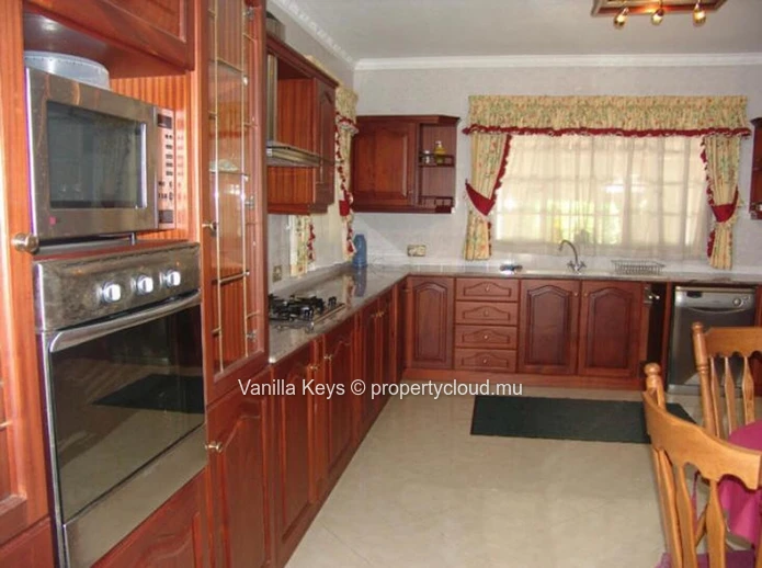 For Sale – Family House – Rose Hill – Mur 17M