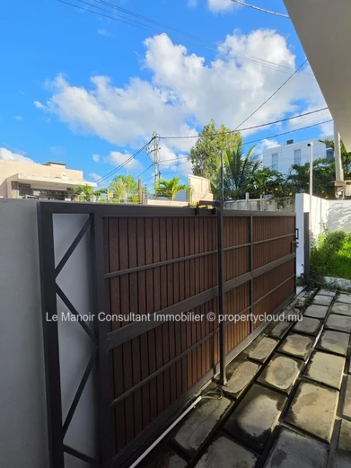 3-Bedroom Townhouse for Sale in Grand Baie, 200m²