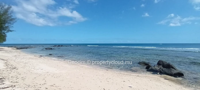 Tamarin Pieds dans l'eau, Maison meublé de 3 càc 1 sdb + Maison à rénover de 3 càc 1 sdb. Le tout sur un terrain à ba... (Mandat exclusif)