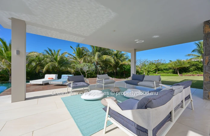 Exceptional 5-bedroom villa with beautiful sea views in the heart of Anahita Golf & Spa Resort – Mauritius