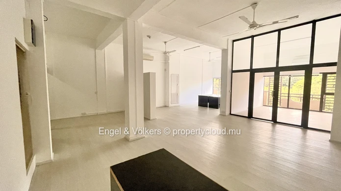 Bright Open-Plan Office with Mountain Views for Rent