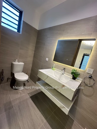 Furnished House with Pool in the Center of Quatre-Bornes