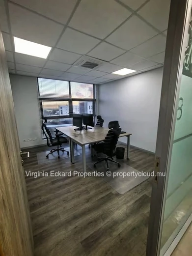Bureau exécutif meublé avec salle de réunion — Grand Baie, 15,5 m²