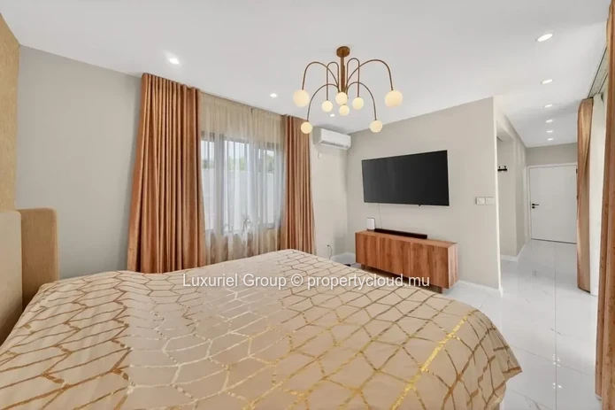 Prestige Villa For Sale – Péreybère
