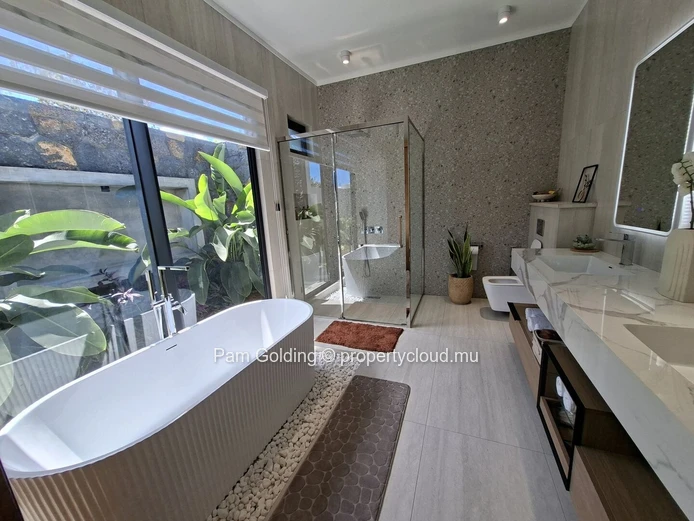 Grand Baie – Maison à vendre – Pam Golding Mauritius