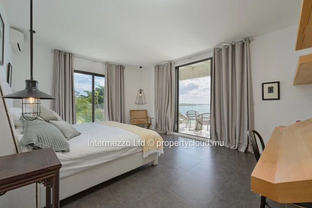 Penthouse 3 chambres en suite front de mer à Péreybère – Vue océan & Coin de Mire