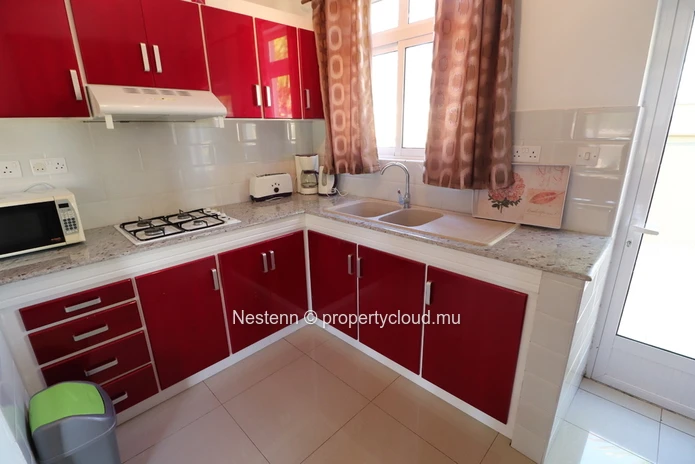 Domaine résidentiel avec 1 villa et 4 bungalows - Avec permis.