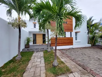 4 Bedroom Villa