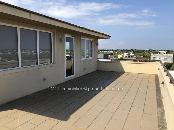 3 bedroom Penthouse on Chemin 20 pieds