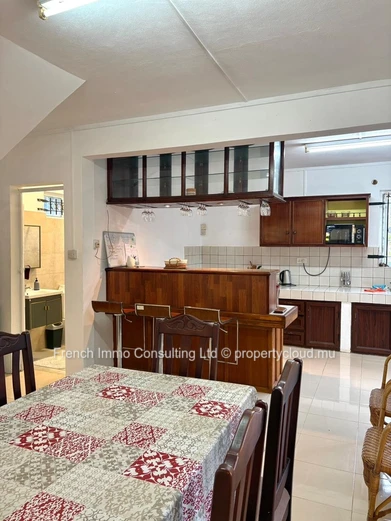 Villa 3 chambres , jardin et piscine, animaux acceptes, Calodyne