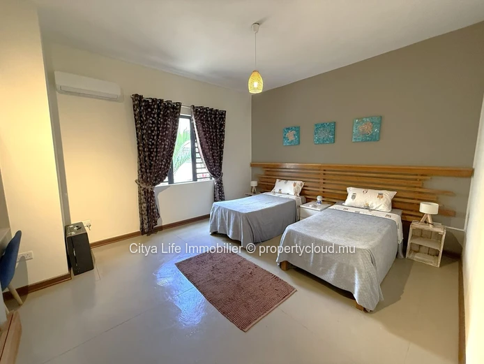 Élégante Maison Meublée avec Vue Panoramique à Flic en Flac