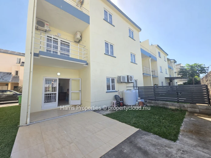 Joli triplex à louer à Grand Baie – Chemin 20 Pieds
