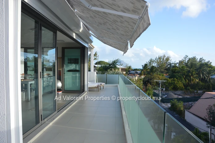 Beau Penthouse à deux pas de la plage de la Preneuse.