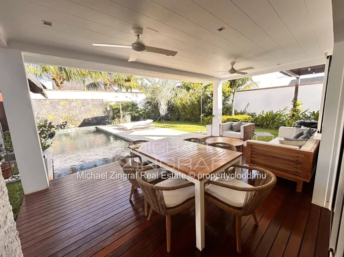 Villa located in a secure residence in Grand Baie