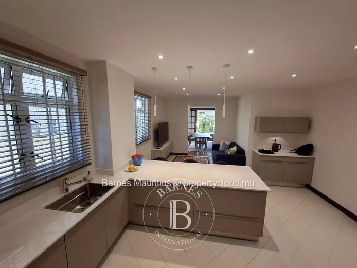 FLOREAL - Renovated duplex with garden - 282 m²