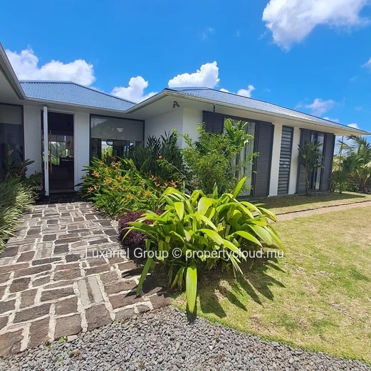 Stunning 4-Bedroom Villa in Secure Mont Piton Estate