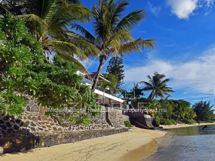 Elegant 2-Bedroom Beachfront Apartment in Pereybere