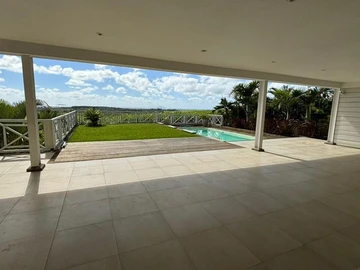 5 Bedroom Villa
