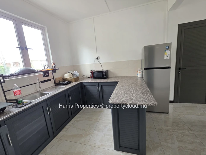 Magnifique appartement meublé au premier étage à louer à Pereybere