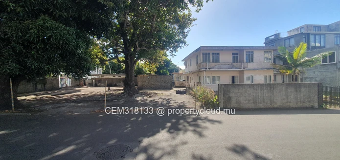 Terrain Résidentiel & Commercial 21 Perches à Vendre – Beau Séjour, Quatre-Bornes 