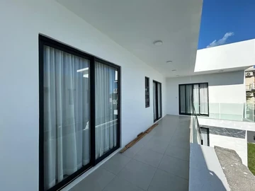 4 Bedroom Villa
