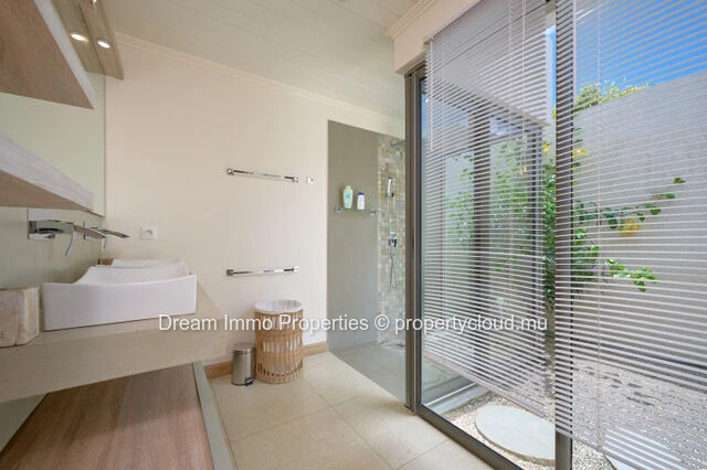 Elegant 3-bedroom villa near the sea at Clos du Littoral, Grand Baie - Mauritius