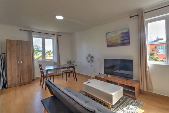 Charmant appartement traditionnel d'une chambre à Grand Baie, entièrement meublé avec des équipements modernes, à pro...