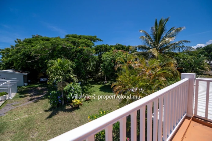 Péreybère - Charmante maison familiale avec studio et grand terrain tropical arboré