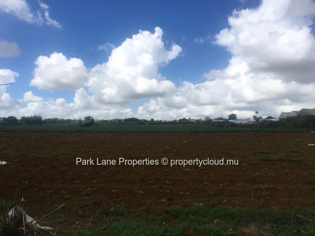 Excellent Investment Opportunity in Saint Pierre – 6 acres gricultural land