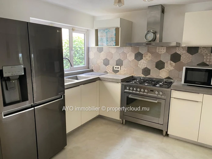 Appartement de 3 chambres dans une petite résidence avec une piscine commune -prox plage de Trou aux Biches