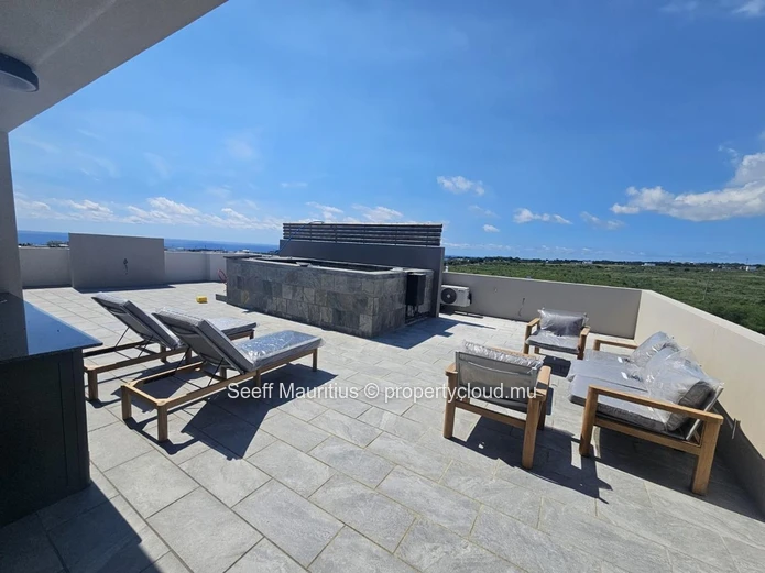 Penthouse Neuf avec Piscine et Vues Imprenables