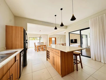 4 Bedroom Villa