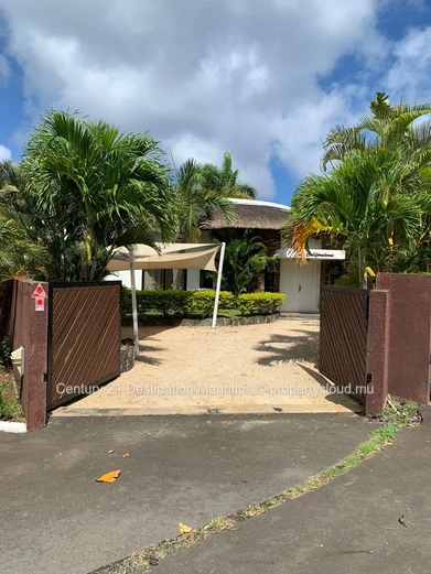 Location d'Exception : Chef-d'Œuvre Architectural au Domaine Mon Île
