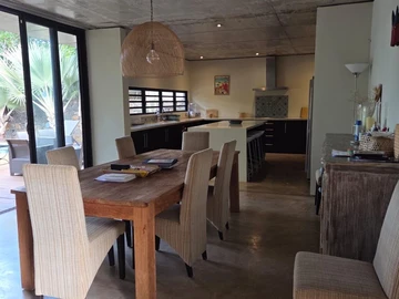 5 Bedroom Villa