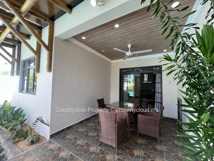 Walking distance to the beach