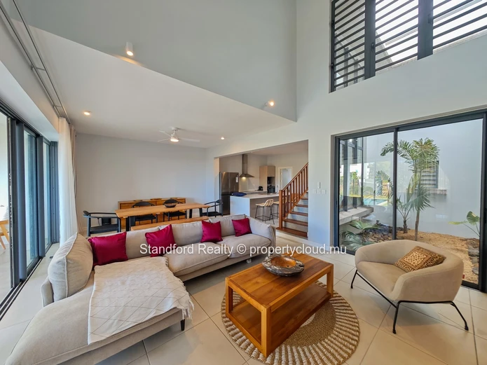 Duplex Moderne de 4 Chambres à Louer – Flic en Flac, Cascavelle, Ouest
