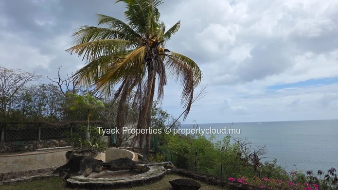 Villa en Bord de Mer à Vendre – Vue Panoramique et Élégance Côtière