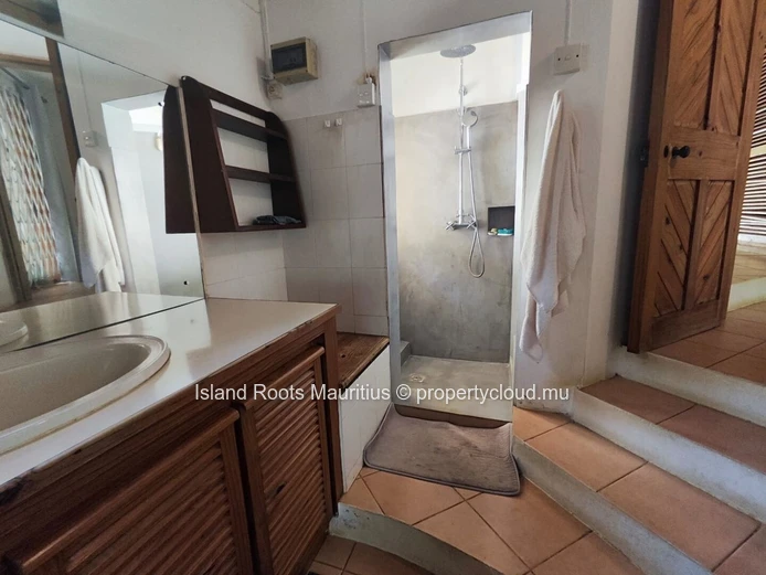 Charme d'Antan & Sérénité Absolue : Une maison de 3 chambre à Ferré, Mapou (Mandat exclusif)