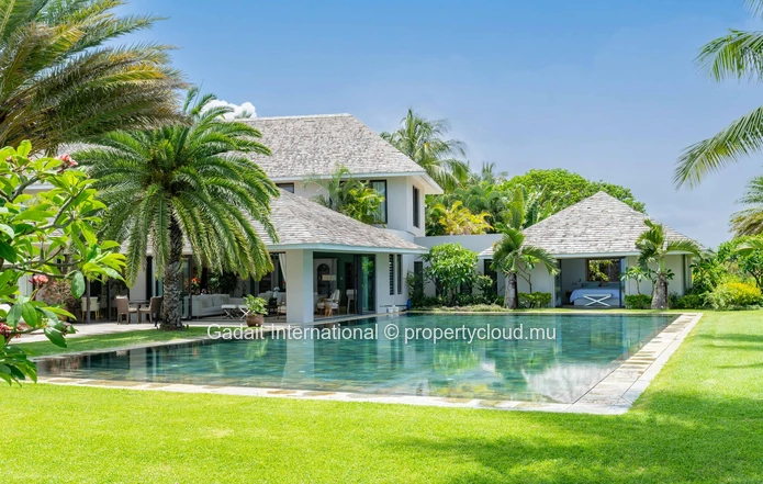 Magnifique villa avec vue sur mer et golf à vendre à Anahita Golf Resort, île Maurice