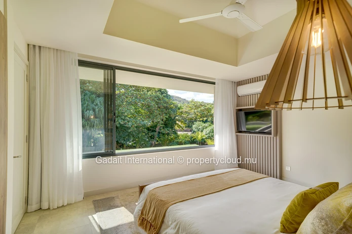Invest in a magnificent villa with panoramic views of Morne and the lagoon in the west of Mauritius