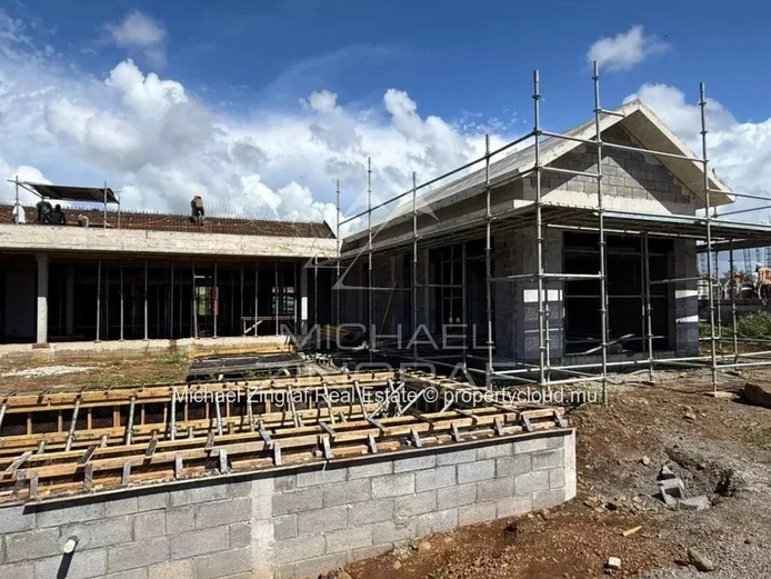 Villa de luxe de 5 chambres en première ligne de golf au Nord
