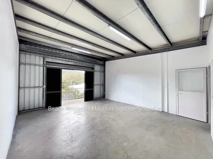 Bright 75m² Office with AC & Parking in Tamarin